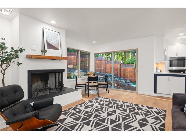 1980 KIMBERLY Dr, Eugene, OR 97405