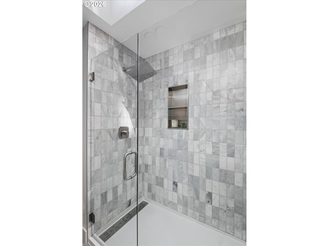 1980 KIMBERLY Dr, Eugene, OR 97405