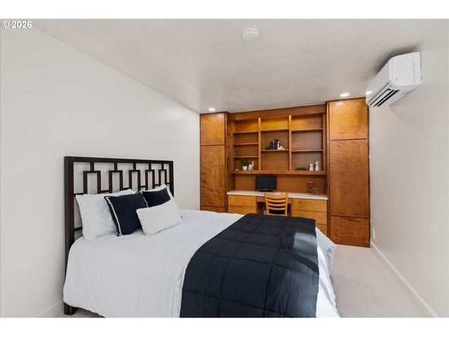 1980 KIMBERLY Dr, Eugene, OR 97405
