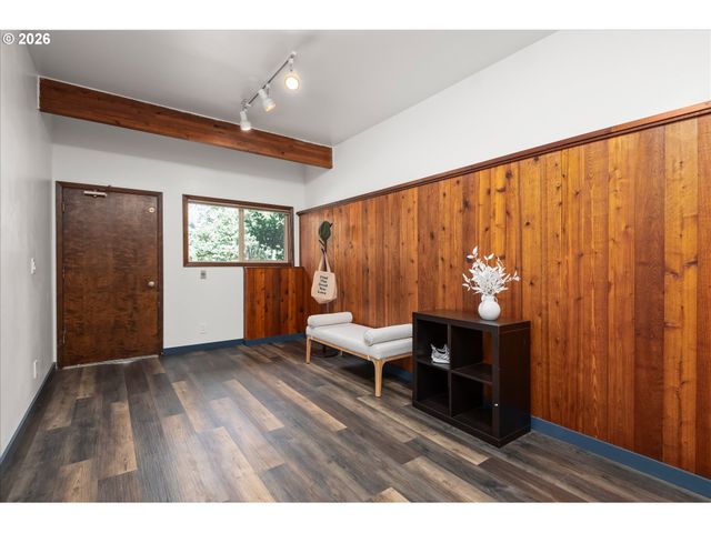 1980 KIMBERLY Dr, Eugene, OR 97405