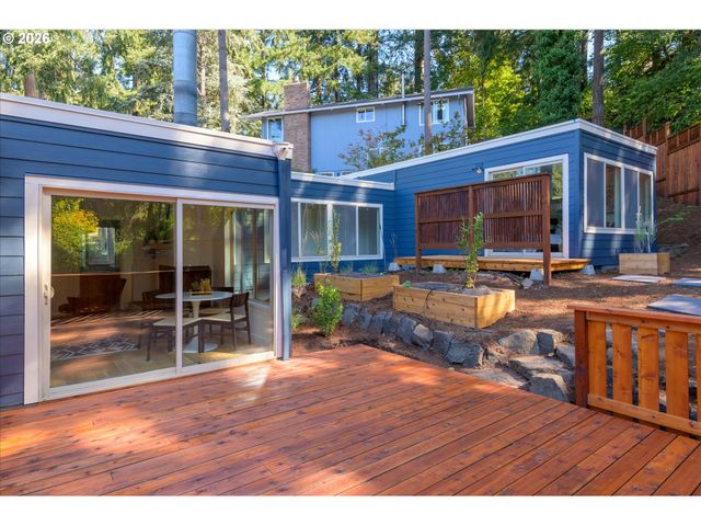1980 KIMBERLY Dr, Eugene, OR 97405