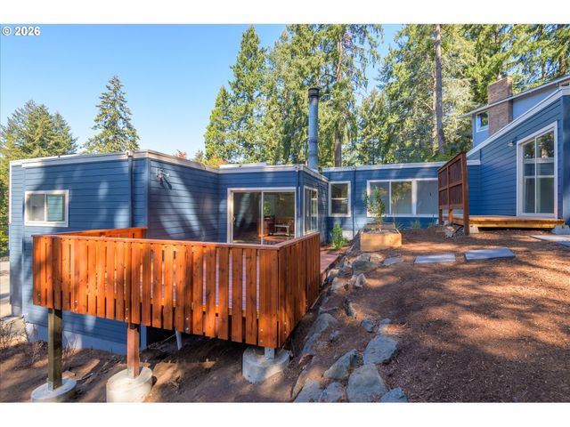 1980 KIMBERLY Dr, Eugene, OR 97405