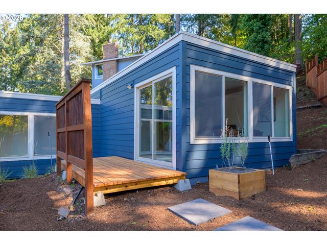 1980 KIMBERLY Dr, Eugene, OR 97405