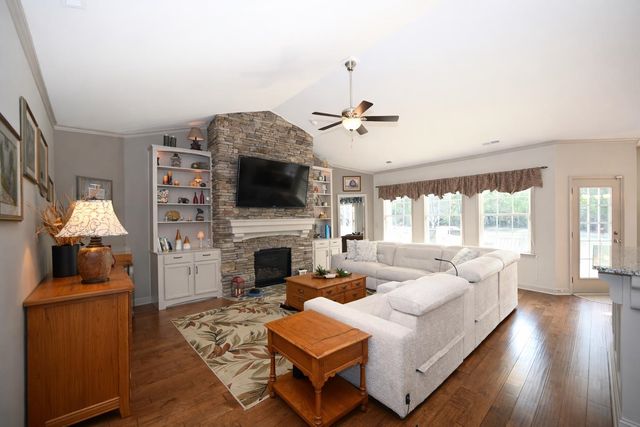 332 Moulton Dr., Longs, SC 29568