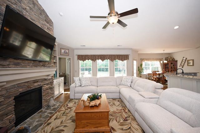 332 Moulton Dr., Longs, SC 29568