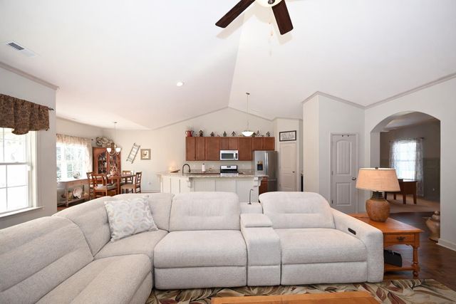 332 Moulton Dr., Longs, SC 29568