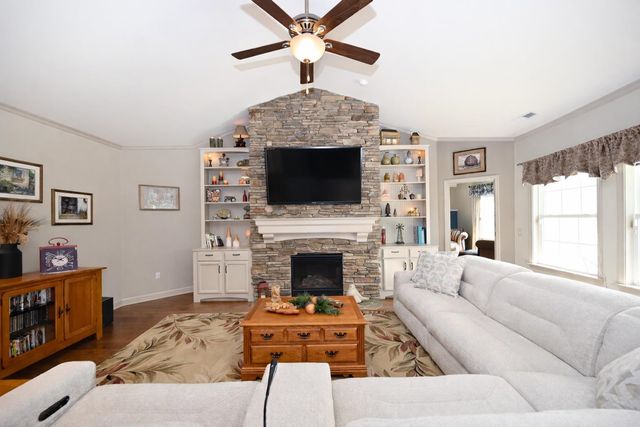 332 Moulton Dr., Longs, SC 29568