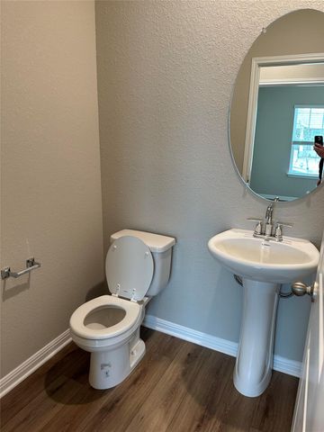 110 Oakdale Meadows LN, Hutto, TX 78634