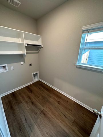 110 Oakdale Meadows LN, Hutto, TX 78634