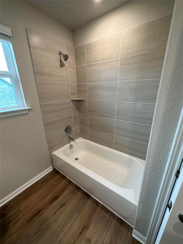 110 Oakdale Meadows LN, Hutto, TX 78634