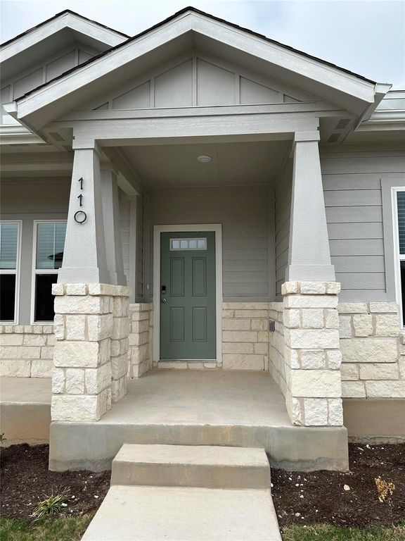 110 Oakdale Meadows LN, Hutto, TX 78634