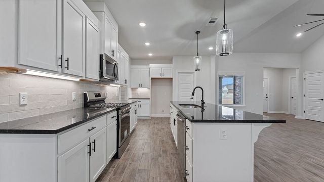 109 N Panther, Farmington, AR 72730