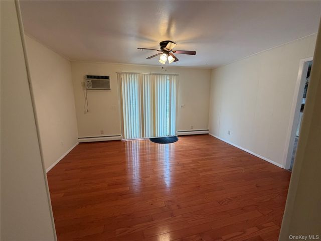 23 Jerome Road, Syosset, NY 11791