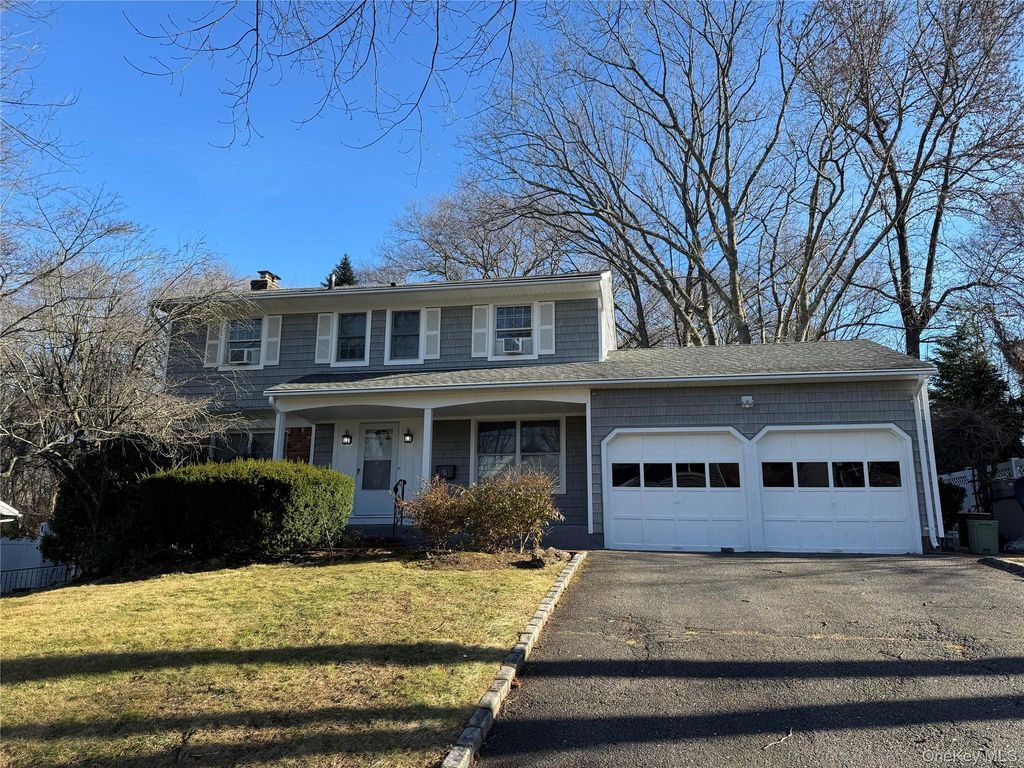 23 Jerome Road, Syosset, NY 11791