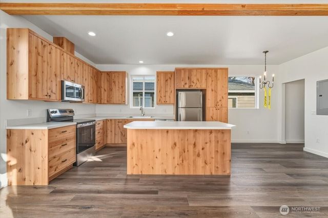 407 E Okanogan Avenue, Chelan, WA 98816