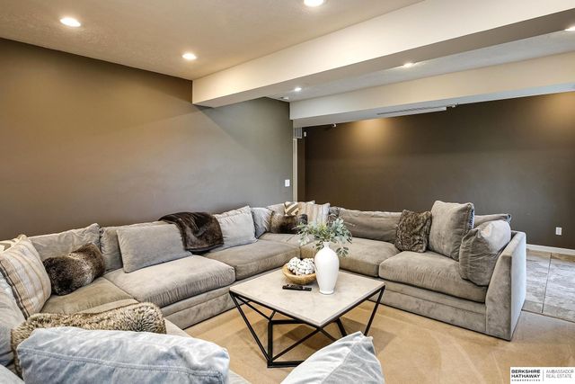 4276 N 176th Avenue, Omaha, NE 68116