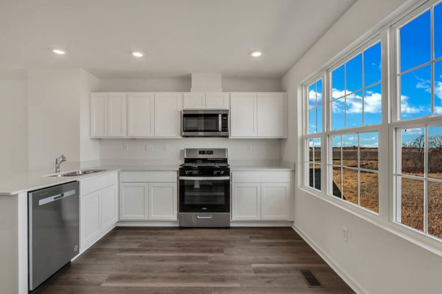 2666 Arrowhead Drive, Pingree Grove, IL 60140