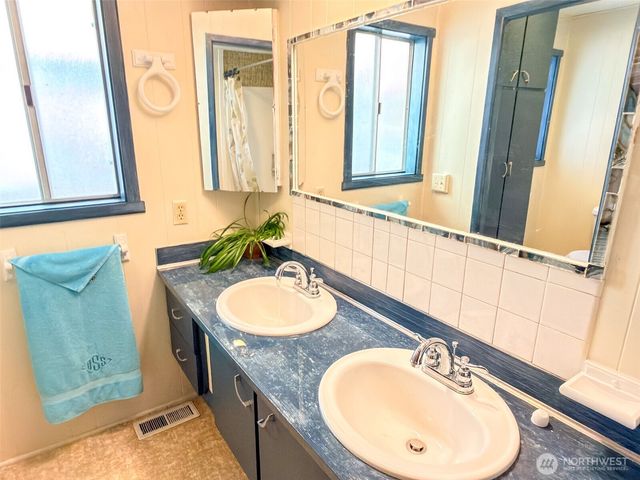 331 7th Avenue, Port Hadlock, WA 98339