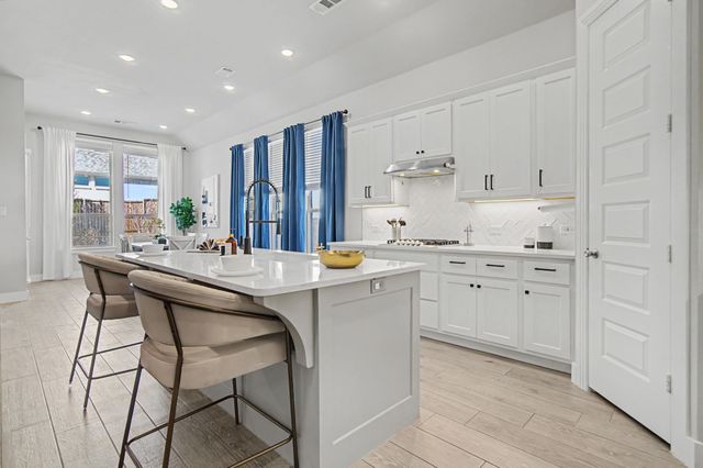 1101 Claiborne Drive, Aubrey, TX 76227