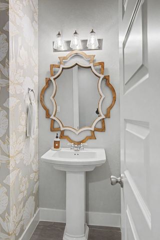 1101 Claiborne Drive, Aubrey, TX 76227