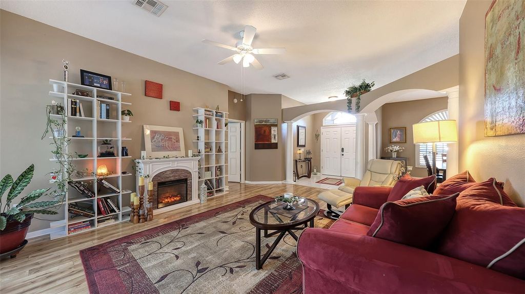 Image 11 of property listing at 7501 52ND TERRACE E, Bradenton, FL 34203