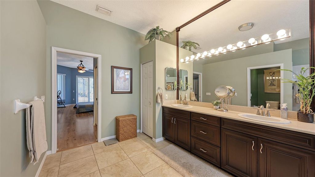 Image 26 of property listing at 7501 52ND TERRACE E, Bradenton, FL 34203