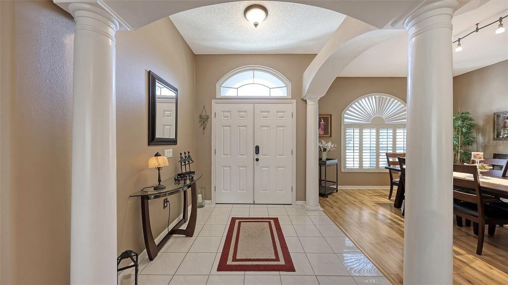 Image 4 of property listing at 7501 52ND TERRACE E, Bradenton, FL 34203