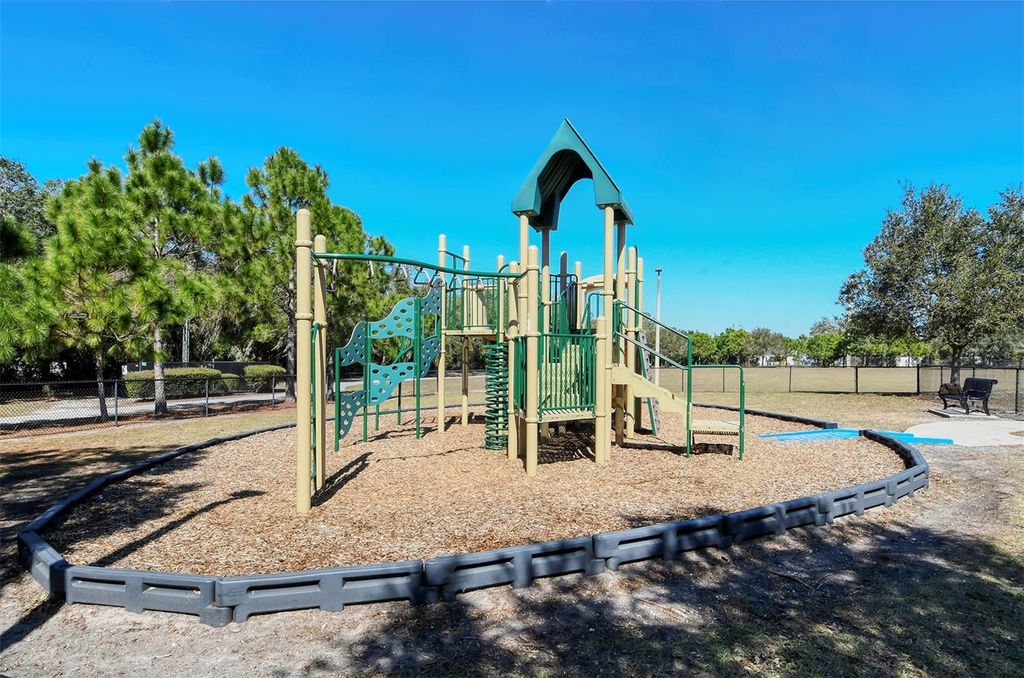 Image 60 of property listing at 7501 52ND TERRACE E, Bradenton, FL 34203