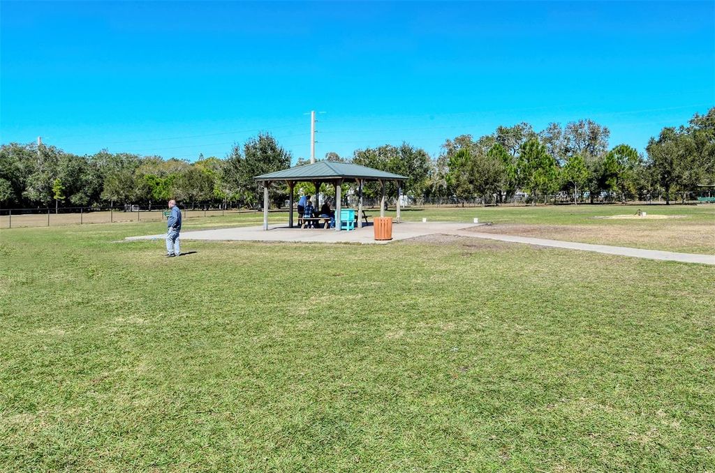 Image 64 of property listing at 7501 52ND TERRACE E, Bradenton, FL 34203