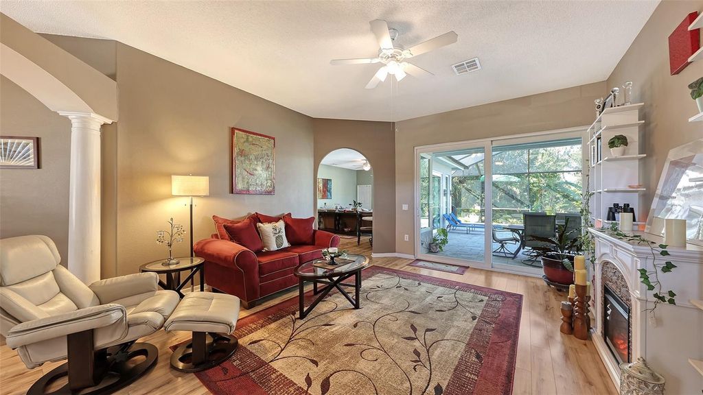 Image 9 of property listing at 7501 52ND TERRACE E, Bradenton, FL 34203