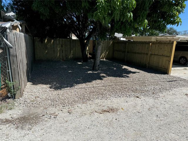 211 S F Street, Lake Worth Beach, FL 33460