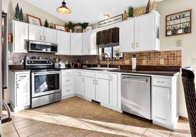 W5981 WOODSEDGE COURT, Appleton, WI 54915