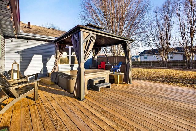 W5981 WOODSEDGE COURT, Appleton, WI 54915