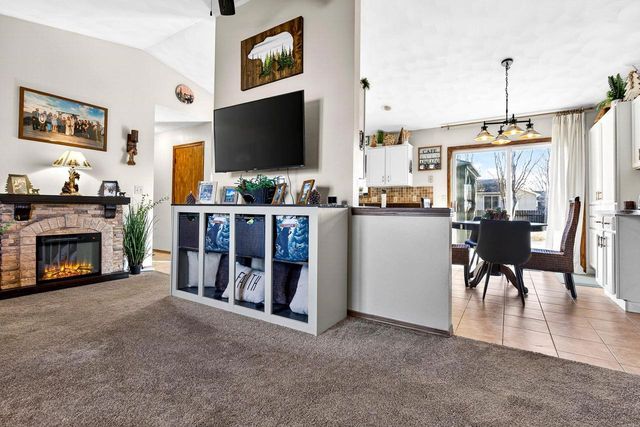 W5981 WOODSEDGE COURT, Appleton, WI 54915