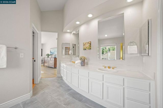5003 Raven Way, Clayton, CA 94517