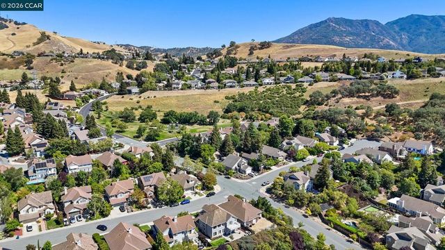 5003 Raven Way, Clayton, CA 94517