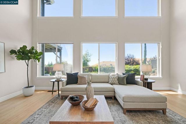 5003 Raven Way, Clayton, CA 94517