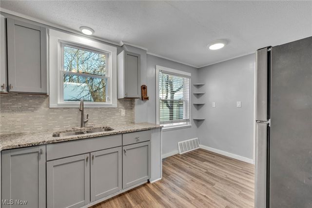 5194 Homewood Avenue, Maple Heights, OH 44137