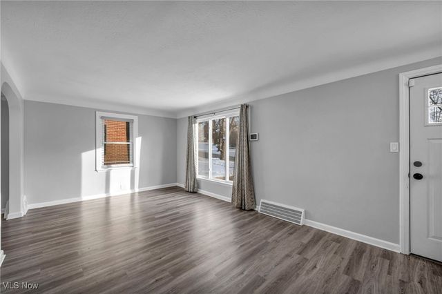 5194 Homewood Avenue, Maple Heights, OH 44137