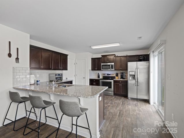 5502 Tumbling Brook Lane, Charlotte, NC 28216