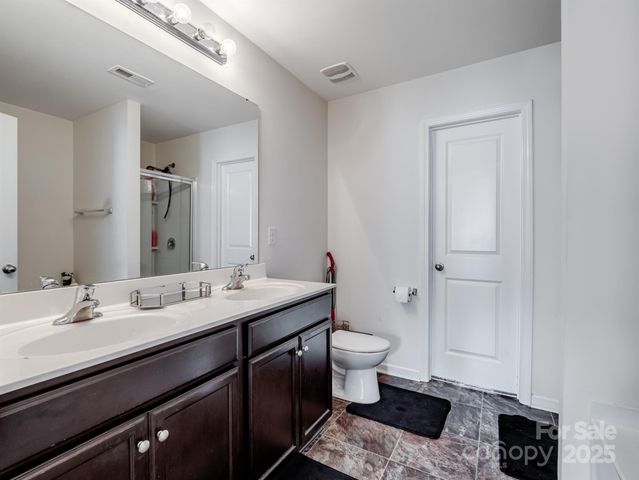 5502 Tumbling Brook Lane, Charlotte, NC 28216