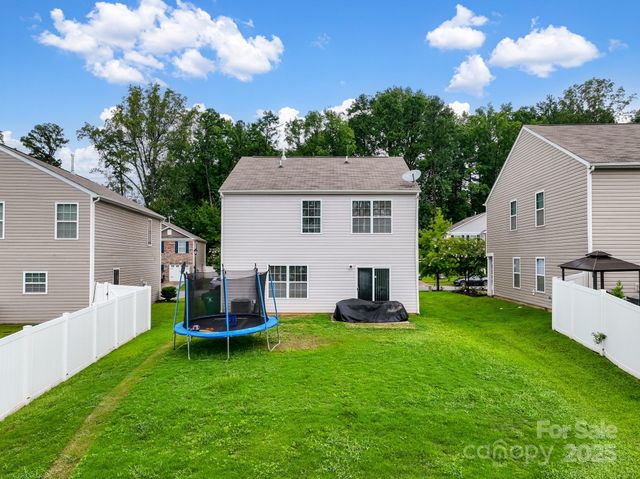 5502 Tumbling Brook Lane, Charlotte, NC 28216