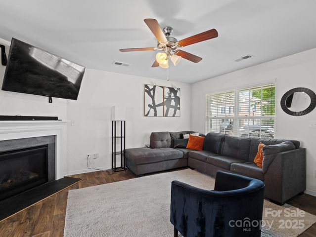 5502 Tumbling Brook Lane, Charlotte, NC 28216