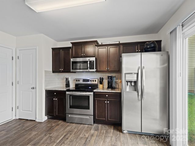 5502 Tumbling Brook Lane, Charlotte, NC 28216