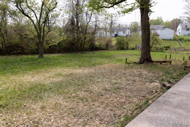 302 Banff Circle, St Louis, MO 63137