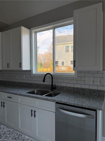 2710 Griffith Road, Winston-salem, NC 27103