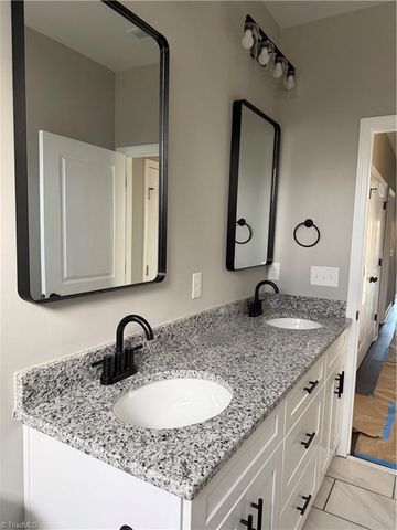 2710 Griffith Road, Winston-salem, NC 27103