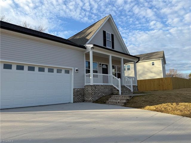 2710 Griffith Road, Winston-salem, NC 27103