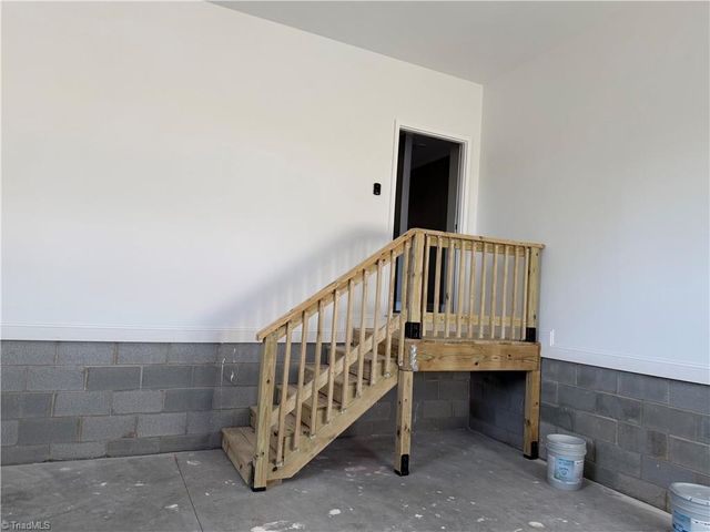 2710 Griffith Road, Winston-salem, NC 27103