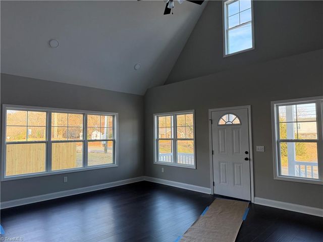 2710 Griffith Road, Winston-salem, NC 27103